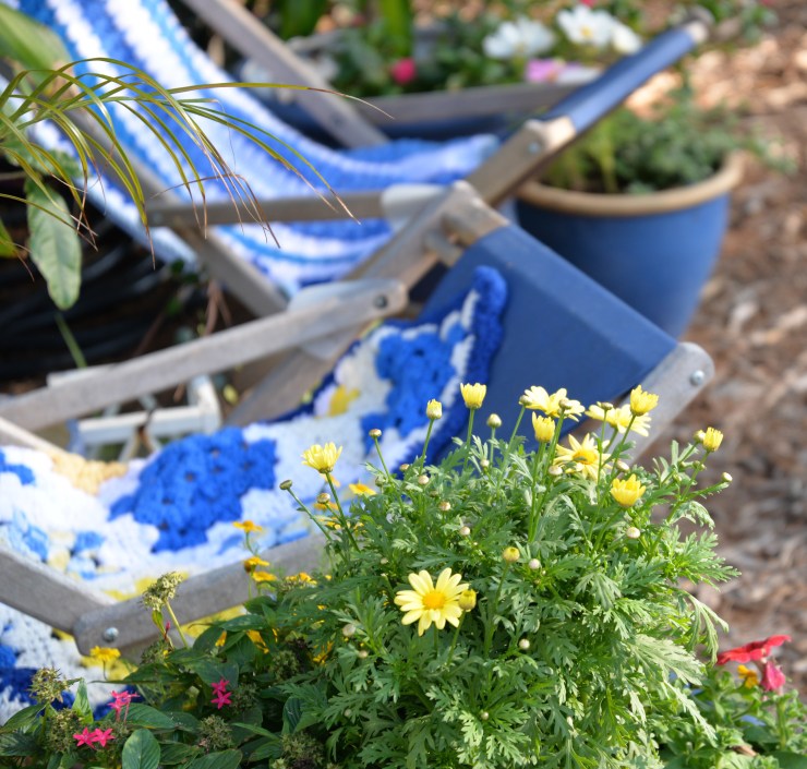 5-margarites-w-chairs